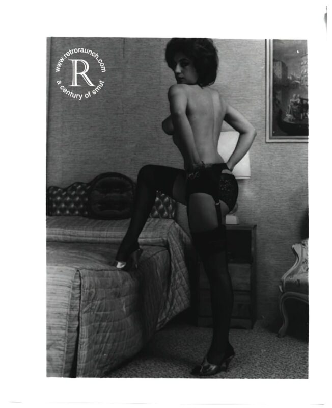 Retro Girls naked in the 1960's Vintage Erotica and Photo Image Galleries of Classic Women Nude in the 1960's