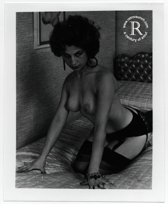 Retro Girls naked in the 1960's Vintage Erotica and Photo Image Galleries of Classic Women Nude in the 1960's