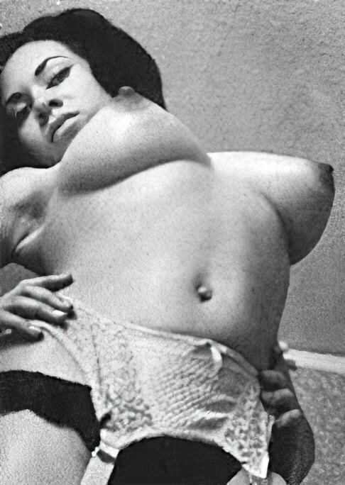 Retro Girls naked in the 1960's Vintage Erotica and Photo Image Galleries of Classic Women Nude in the 1960's