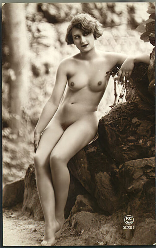 Very high Quality Nude Men and Women in Full Black and White from the Classic Vintage Retro Era Volume 2 of Vintage Erotica and Photo Image Galleries of Classic Women Nude in the 1800s to the 1920s