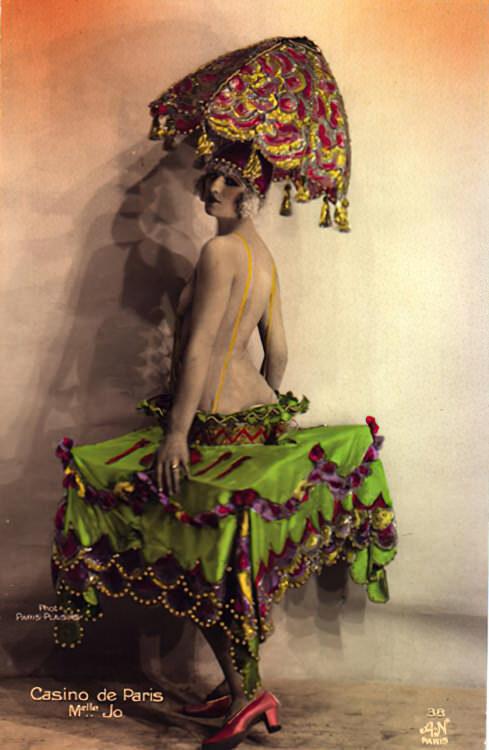 Photo 231 - Color Tint Vintage Nude Men and Women Sepia, Monochrome and Others Photo 231 - Color Tint Vintage Nude Men and Women Sepia, Monochrome and Others