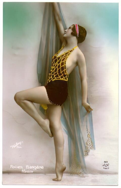 Photo 232 - Color Tint Vintage Nude Men and Women Sepia, Monochrome and Others Photo 232 - Color Tint Vintage Nude Men and Women Sepia, Monochrome and Others