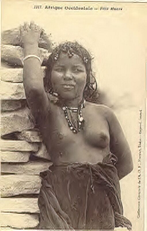 Photo 067 - Ethnic and Indigenous Vintage Nude Men and Women from the YesterYears Photo 067 - Ethnic and Indigenous Vintage Nude Men and Women from the YesterYears