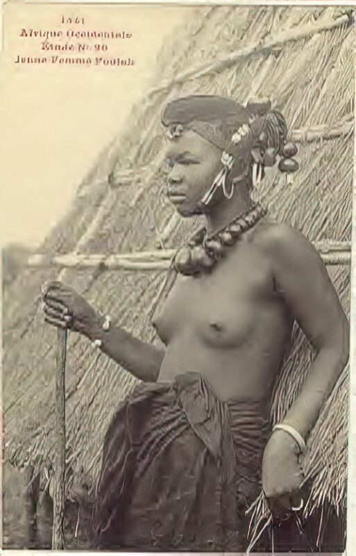 Photo 023 - Ethnic and Indigenous Vintage Nude Men and Women from the YesterYears Photo 023 - Ethnic and Indigenous Vintage Nude Men and Women from the YesterYears