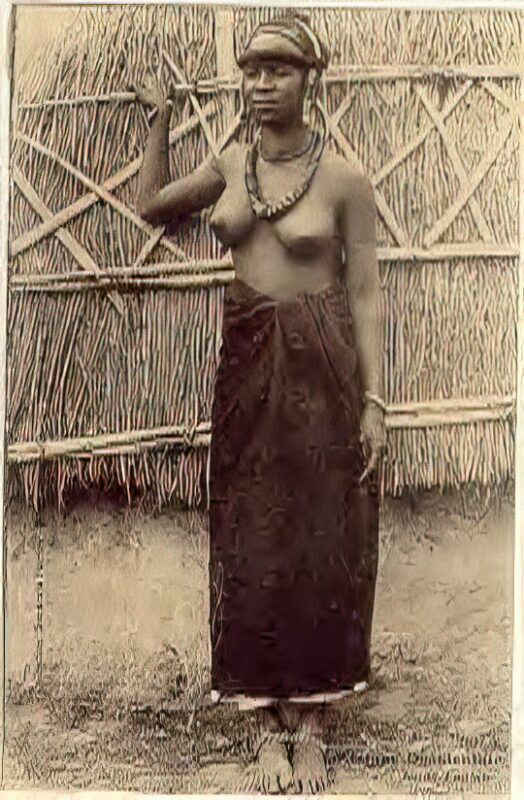 Photo 025 - Ethnic and Indigenous Vintage Nude Men and Women from the YesterYears Photo 025 - Ethnic and Indigenous Vintage Nude Men and Women from the YesterYears