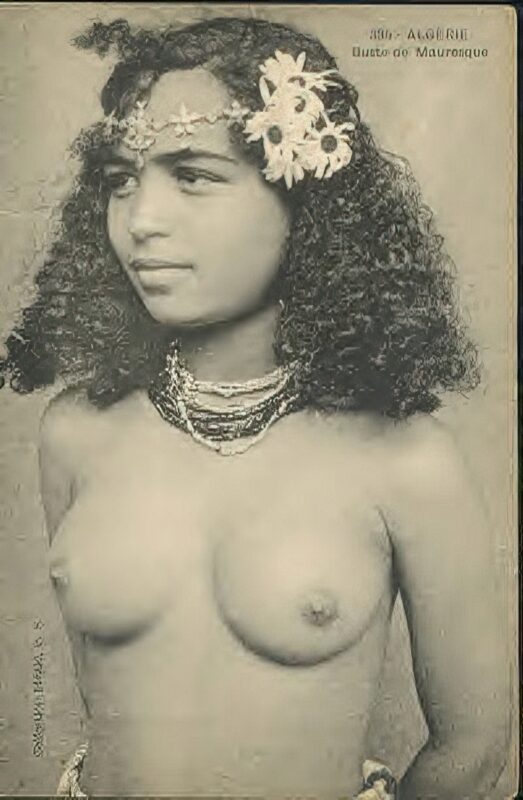 Photo 080 - Ethnic and Indigenous Vintage Nude Men and Women from the YesterYears Photo 080 - Ethnic and Indigenous Vintage Nude Men and Women from the YesterYears