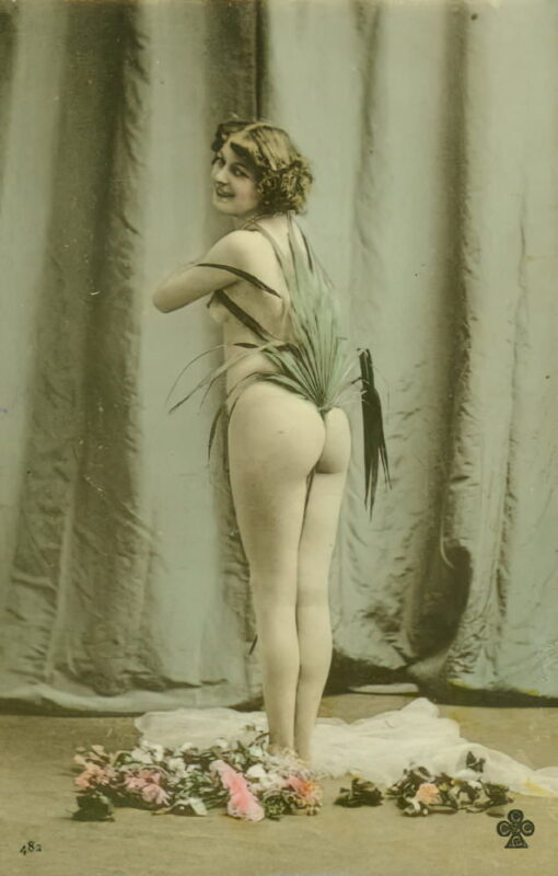 Photo 270 - Color Tint Vintage Nude Men and Women Sepia, Monochrome and Others Photo 270 - Color Tint Vintage Nude Men and Women Sepia, Monochrome and Others