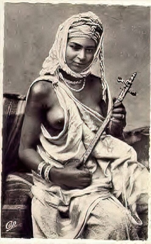 Photo 091 - Ethnic and Indigenous Vintage Nude Men and Women from the YesterYears Photo 091 - Ethnic and Indigenous Vintage Nude Men and Women from the YesterYears