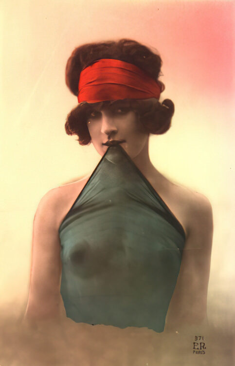 Photo 341 - Color Tint Vintage Nude Men and Women Sepia, Monochrome and Others Photo 341 - Color Tint Vintage Nude Men and Women Sepia, Monochrome and Others