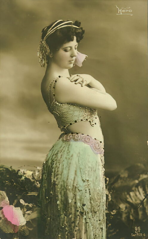 Photo 376 - Color Tint Vintage Nude Men and Women Sepia, Monochrome and Others Photo 376 - Color Tint Vintage Nude Men and Women Sepia, Monochrome and Others