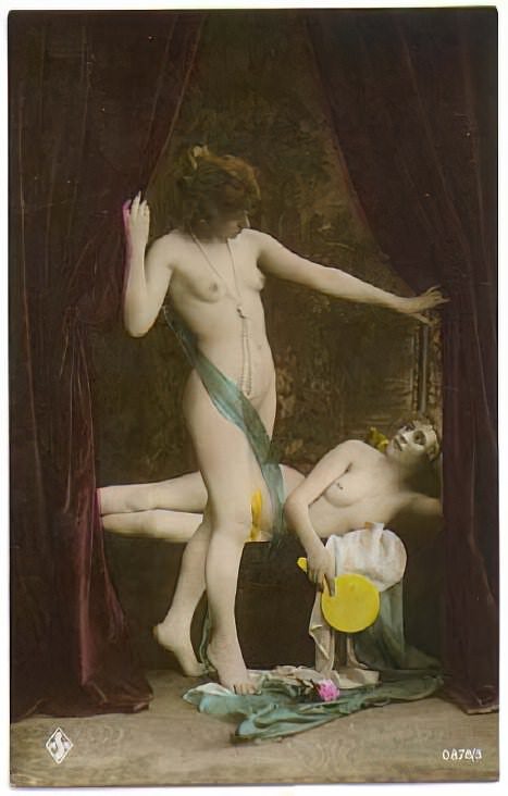 Photo 392 - Color Tint Vintage Nude Men and Women Sepia, Monochrome and Others Photo 392 - Color Tint Vintage Nude Men and Women Sepia, Monochrome and Others
