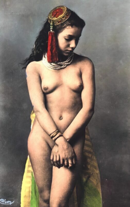 Photo 110 - Ethnic and Indigenous Vintage Nude Men and Women from the YesterYears Photo 110 - Ethnic and Indigenous Vintage Nude Men and Women from the YesterYears