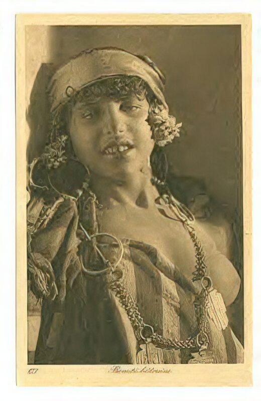 Photo 112 - Ethnic and Indigenous Vintage Nude Men and Women from the YesterYears Photo 112 - Ethnic and Indigenous Vintage Nude Men and Women from the YesterYears