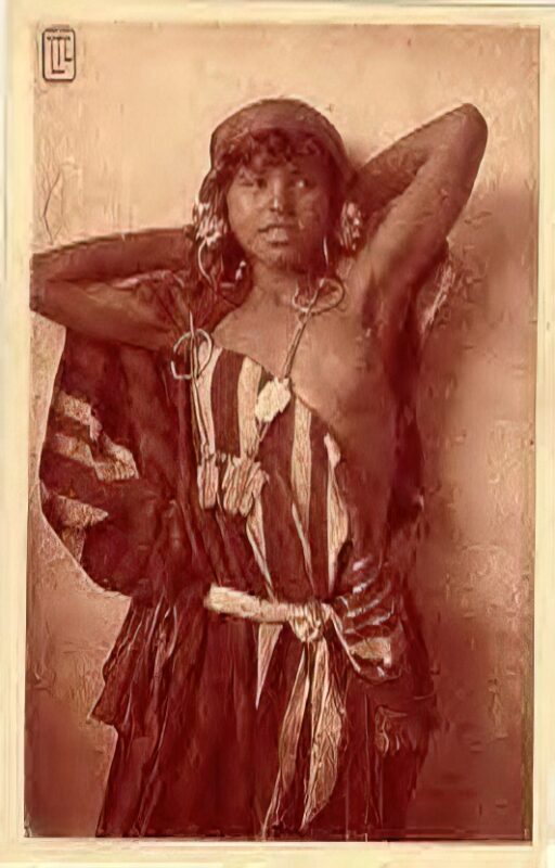 Photo 123 - Ethnic and Indigenous Vintage Nude Men and Women from the YesterYears Photo 123 - Ethnic and Indigenous Vintage Nude Men and Women from the YesterYears