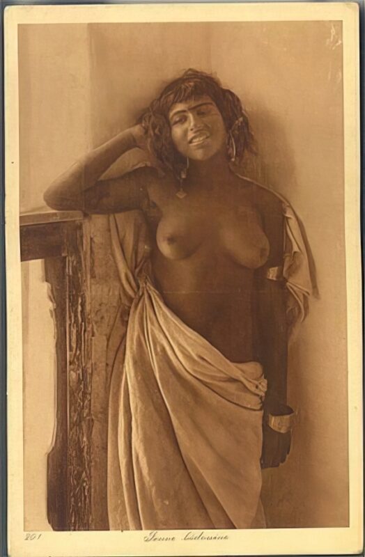 Photo 137 - Ethnic and Indigenous Vintage Nude Men and Women from the YesterYears Photo 137 - Ethnic and Indigenous Vintage Nude Men and Women from the YesterYears
