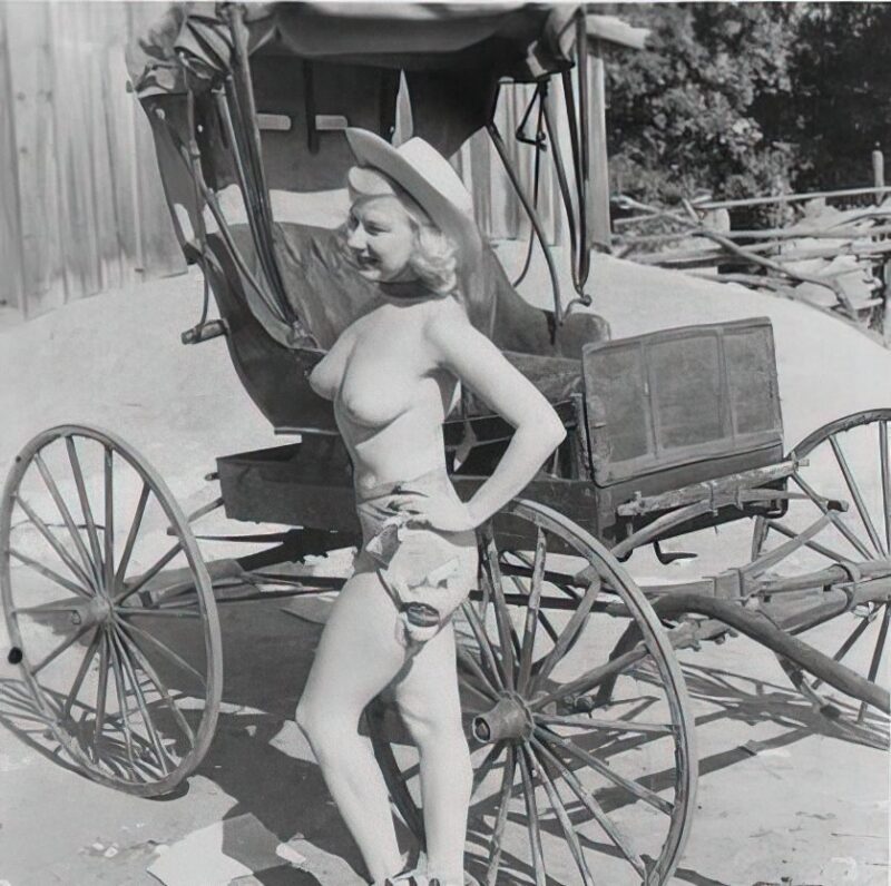Photo 075 - Vintage Nude Girl Mixed, Upscaled - Volume 4 Photo 075 - Vintage Nude Girl Mixed, Upscaled - Volume 4