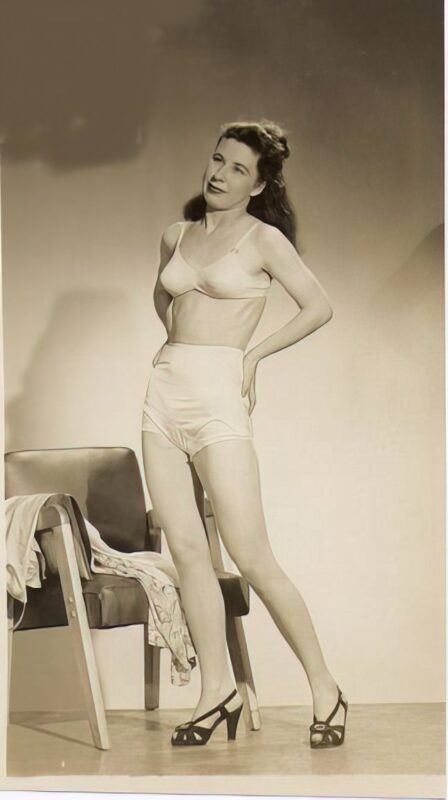 Photo 087 - Vintage Nude Girl Mixed, Upscaled - Volume 4 Photo 087 - Vintage Nude Girl Mixed, Upscaled - Volume 4