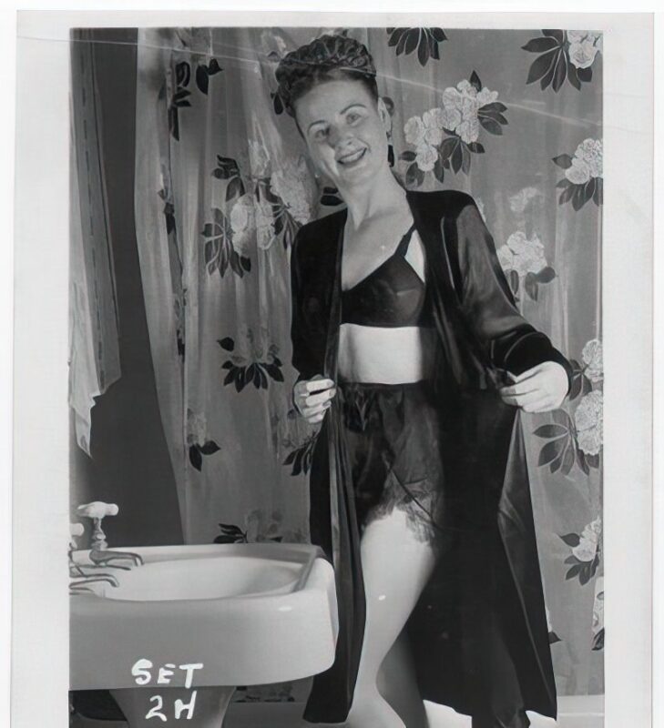 Photo 098 - Vintage Nude Girl Mixed, Upscaled - Volume 4 Photo 098 - Vintage Nude Girl Mixed, Upscaled - Volume 4