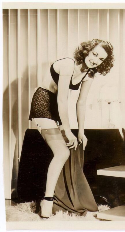 Photo 102 - Vintage Nude Girl Mixed, Upscaled - Volume 4 Photo 102 - Vintage Nude Girl Mixed, Upscaled - Volume 4