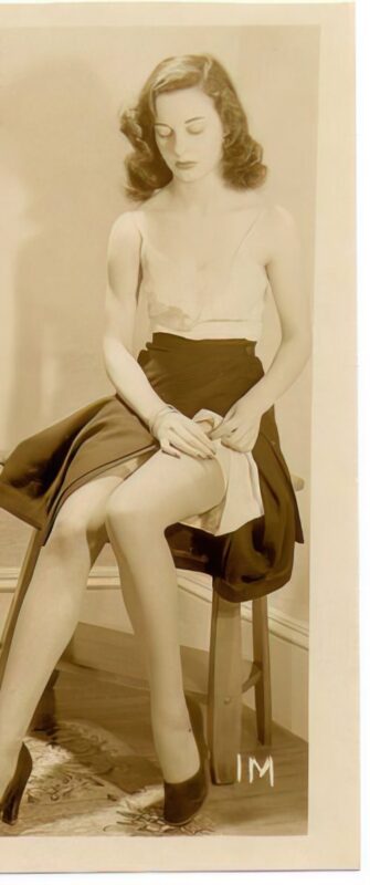 Photo 113 - Vintage Nude Girl Mixed, Upscaled - Volume 4 Photo 113 - Vintage Nude Girl Mixed, Upscaled - Volume 4