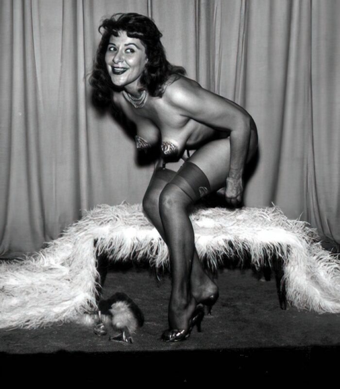 Photo 127 - Vintage Nude Girl Mixed, Upscaled - Volume 4 Photo 127 - Vintage Nude Girl Mixed, Upscaled - Volume 4