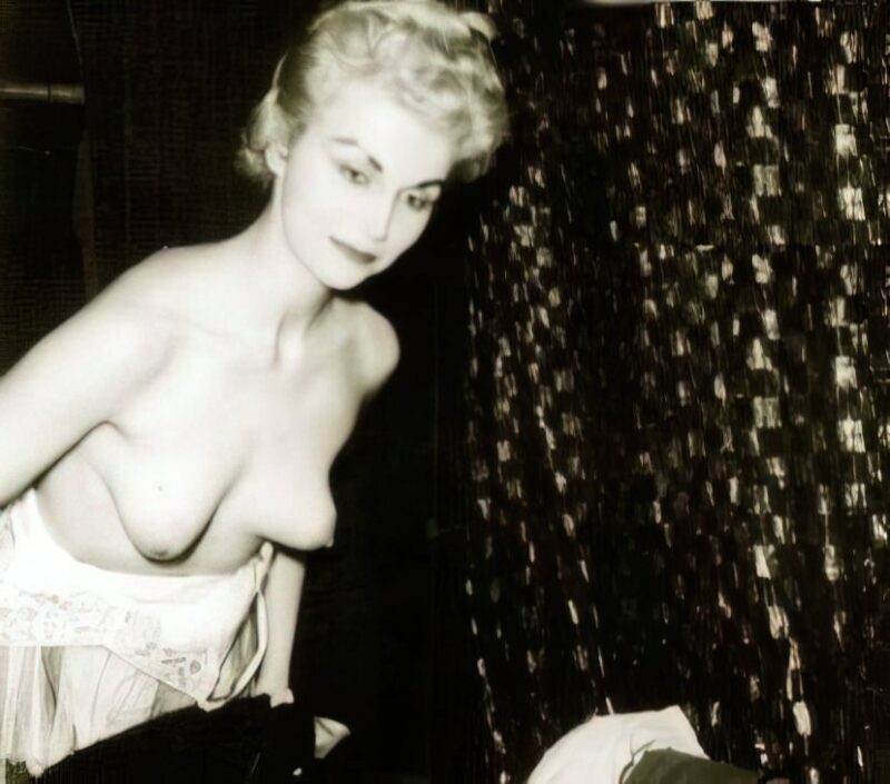 Photo 155 - Vintage Nude Girl Mixed, Upscaled - Volume 4 Photo 155 - Vintage Nude Girl Mixed, Upscaled - Volume 4