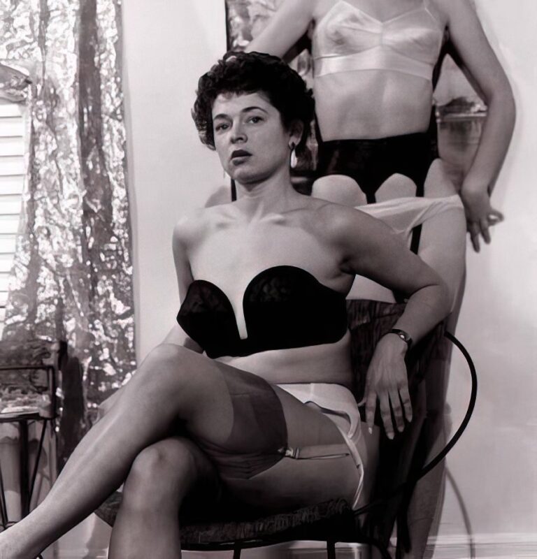 Photo 184 - Vintage Nude Girl Mixed, Upscaled - Volume 4 Photo 184 - Vintage Nude Girl Mixed, Upscaled - Volume 4