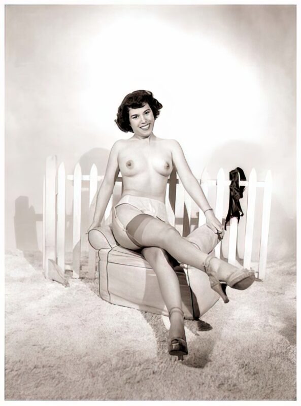 Photo 232 - Vintage Nude Girl Mixed, Upscaled - Volume 6