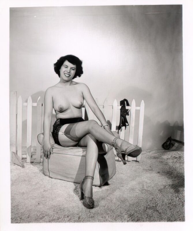 Photo 241 - Vintage Nude Girl Mixed, Upscaled - Volume 6