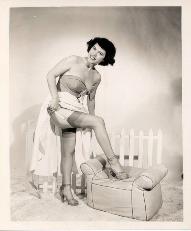 Photo 243 - Vintage Nude Girl Mixed, Upscaled - Volume 6