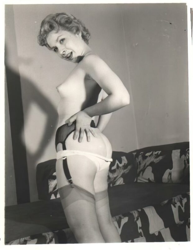 Photo 072 - Vintage Nude Girl Mixed, Upscaled - Volume 7 Photo 072 - Vintage Nude Girl Mixed, Upscaled - Volume 7