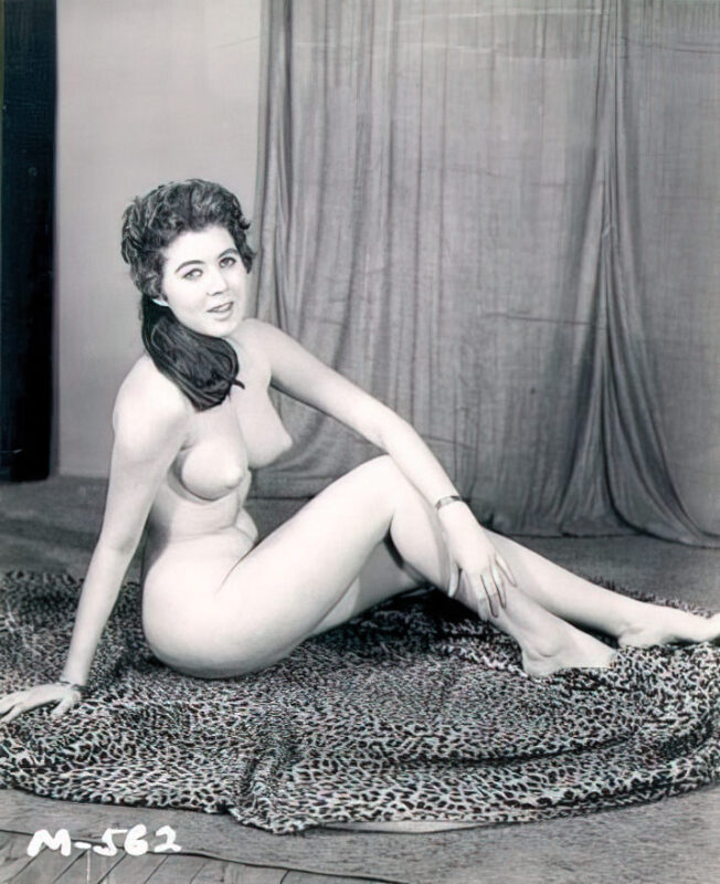 Photo 117 - Vintage Nude Girl Mixed, Upscaled - Volume 7 Photo 117 - Vintage Nude Girl Mixed, Upscaled - Volume 7