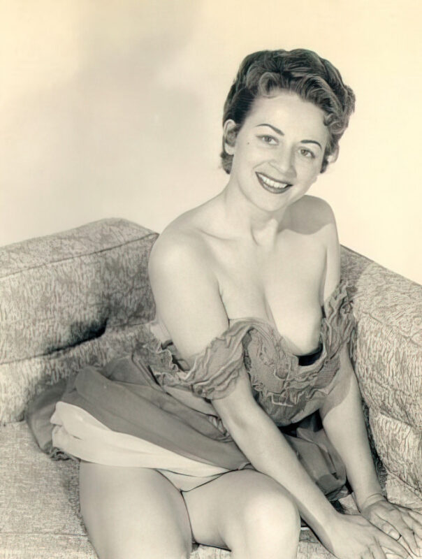 Photo 120 - Vintage Nude Girl Mixed, Upscaled - Volume 7 Photo 120 - Vintage Nude Girl Mixed, Upscaled - Volume 7