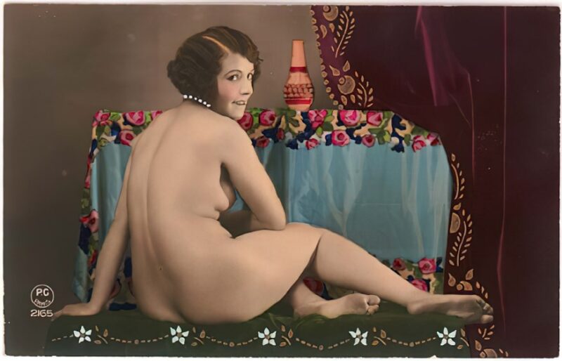 Photo 602 - Color Tint Vintage Nude Men and Women Sepia, Monochrome and Others Photo 602 - Color Tint Vintage Nude Men and Women Sepia, Monochrome and Others