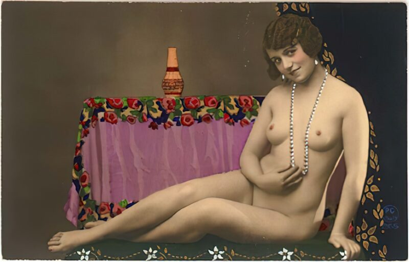 Photo 603 - Color Tint Vintage Nude Men and Women Sepia, Monochrome and Others Photo 603 - Color Tint Vintage Nude Men and Women Sepia, Monochrome and Others