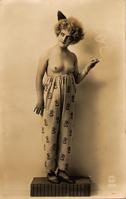 Photo 627 - Color Tint Vintage Nude Men and Women Sepia, Monochrome and Others Photo 627 - Color Tint Vintage Nude Men and Women Sepia, Monochrome and Others