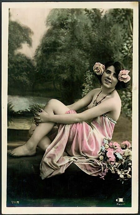 Photo 647 - Color Tint Vintage Nude Men and Women Sepia, Monochrome and Others Photo 647 - Color Tint Vintage Nude Men and Women Sepia, Monochrome and Others