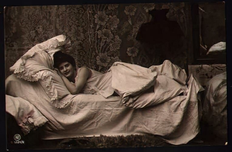 Photo 698 - Color Tint Vintage Nude Men and Women Sepia, Monochrome and Others Photo 698 - Color Tint Vintage Nude Men and Women Sepia, Monochrome and Others