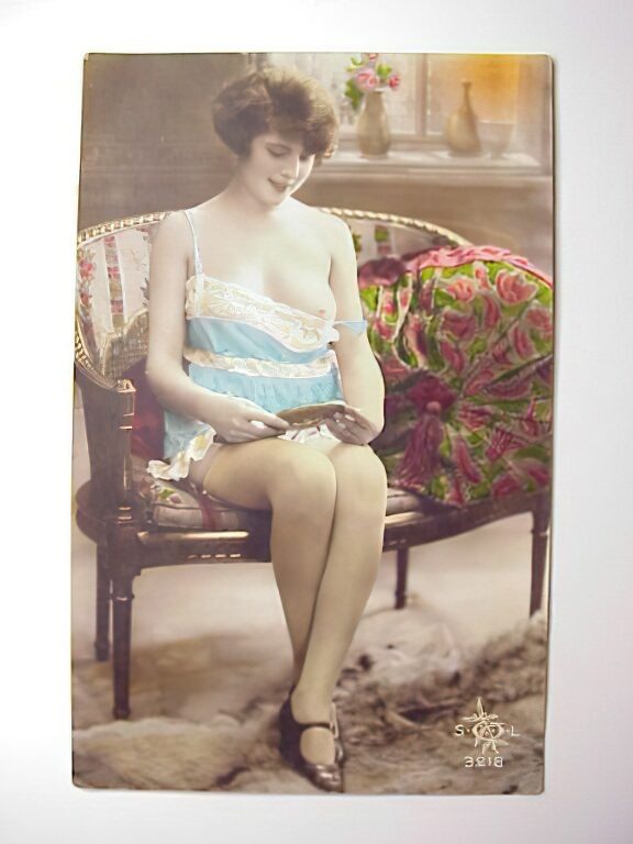 Photo 738 - Color Tint Vintage Nude Men and Women Sepia, Monochrome and Others Photo 738 - Color Tint Vintage Nude Men and Women Sepia, Monochrome and Others