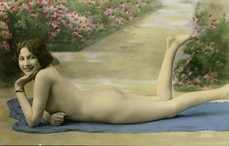Photo 712 - Color Tint Vintage Nude Men and Women Sepia, Monochrome and Others Photo 712 - Color Tint Vintage Nude Men and Women Sepia, Monochrome and Others