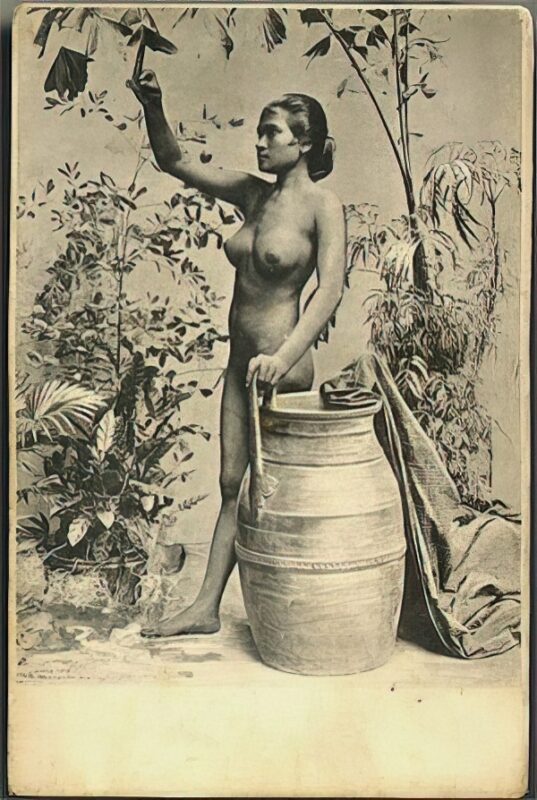 Photo 180 - Ethnic and Indigenous Vintage Nude Men and Women from the YesterYears Photo 180 - Ethnic and Indigenous Vintage Nude Men and Women from the YesterYears