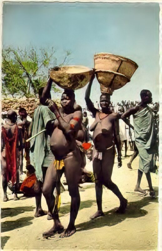 Photo 194 - Ethnic and Indigenous Vintage Nude Men and Women from the YesterYears Photo 194 - Ethnic and Indigenous Vintage Nude Men and Women from the YesterYears