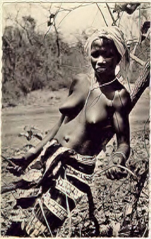 Photo 202 - Ethnic and Indigenous Vintage Nude Men and Women from the YesterYears Photo 202 - Ethnic and Indigenous Vintage Nude Men and Women from the YesterYears