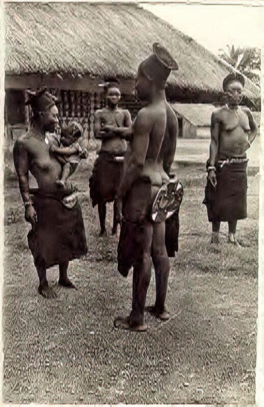 Photo 206 - Ethnic and Indigenous Vintage Nude Men and Women from the YesterYears Photo 206 - Ethnic and Indigenous Vintage Nude Men and Women from the YesterYears