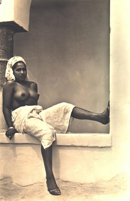 Photo 183 - Ethnic and Indigenous Vintage Nude Men and Women from the YesterYears Photo 183 - Ethnic and Indigenous Vintage Nude Men and Women from the YesterYears