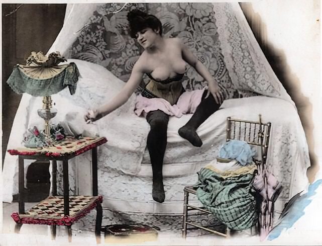 Photo 853 - Color Tint Vintage Nude Men and Women Sepia, Monochrome and Others Photo 853 - Color Tint Vintage Nude Men and Women Sepia, Monochrome and Others