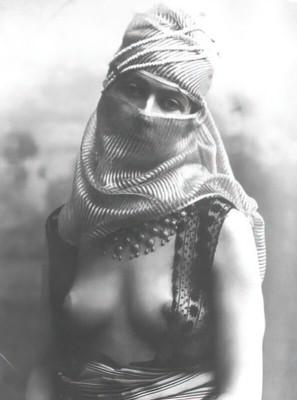 Photo 186 - Ethnic and Indigenous Vintage Nude Men and Women from the YesterYears Photo 186 - Ethnic and Indigenous Vintage Nude Men and Women from the YesterYears