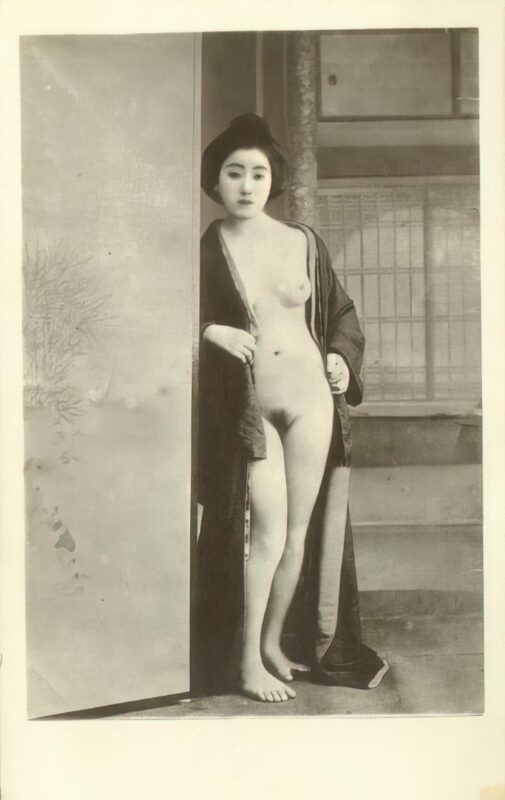 Photo 187 - Ethnic and Indigenous Vintage Nude Men and Women from the YesterYears Photo 187 - Ethnic and Indigenous Vintage Nude Men and Women from the YesterYears