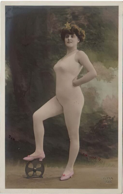 Photo 217 - Color Tint Vintage Nude Men and Women Sepia, Monochrome and Others Photo 217 - Color Tint Vintage Nude Men and Women Sepia, Monochrome and Others