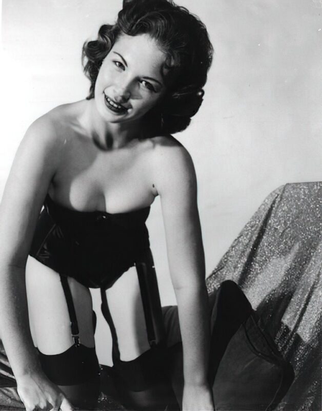 Retro Girls naked in the 1960's Vintage Erotica and Photo Image Galleries of Classic Women Nude in the 1960's
